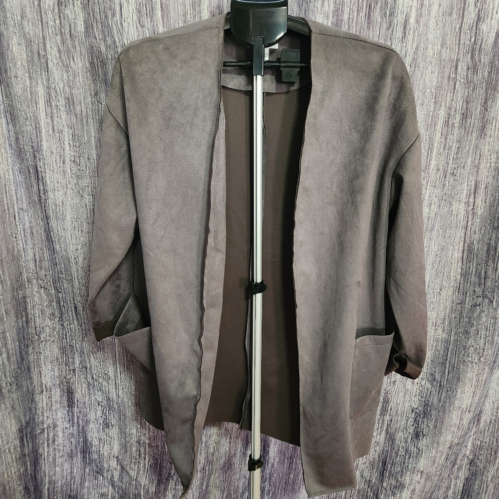 CARMEN MARC VALVO Gray Faux Leather Open Cardigan Size‎ Medium